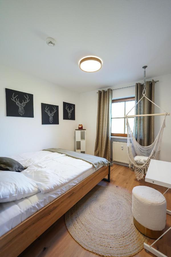 Ferienwohnung Wie dahoam Chieming Exterior foto